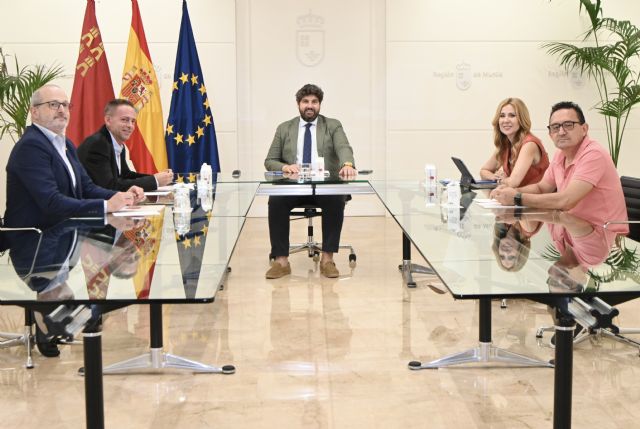 López Miras analiza con la junta directiva de Coremur nuevas vías para impulsar el comercio local - 1, Foto 1