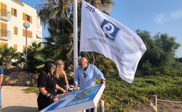 Cartagena revalida su liderazgo regional con 26 banderas Q y S que ondearán este verano en sus playas y su puerto deportivo - 1, Foto 1