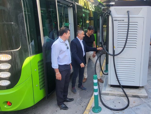 Fomento finaliza la instalación en Molina de Segura de los primeros puntos de recarga para la nueva flota de autobuses cien por cien eléctricos - 3, Foto 3
