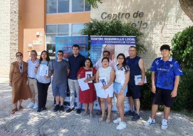 Trece alumnos participan en una nueva edición del Programa MIDE 2025, Foto 3