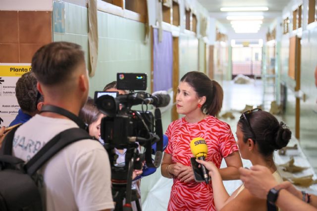 Educaci�n invierte cerca de 100.000 euros para mejorar los colegios del municipio durante el verano