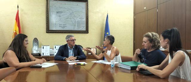 La CHS mantiene una reuni�n de trabajo con la alcaldesa de Beniel y representantes de la Asociaci�n de Vecinos de Torremendo