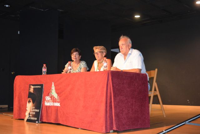 María José Sevilla presenta en Águilas Las lágrimas azules del escribidor - 1, Foto 1