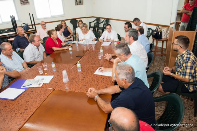 La alcaldesa consigue un acuerdo entre la Consejeria de Educacion y los padres sobre el colegio de El Llano - 1, Foto 1