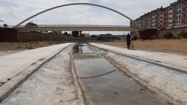 El Ayuntamiento de Lorca continúa con los trabajos de limpieza y adecuación del cauce río Guadalentín a su paso por la ciudad - 1, Foto 1
