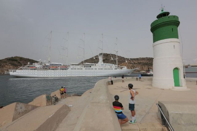 El crucero premium Wind Surf recala en el Puerto de Cartagena - 1, Foto 1