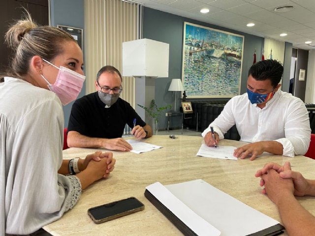 El Ayuntamiento de San Javier incrementa de 16.000 a 40.000 euros su aportación anual a Cáritas San Javier - 1, Foto 1