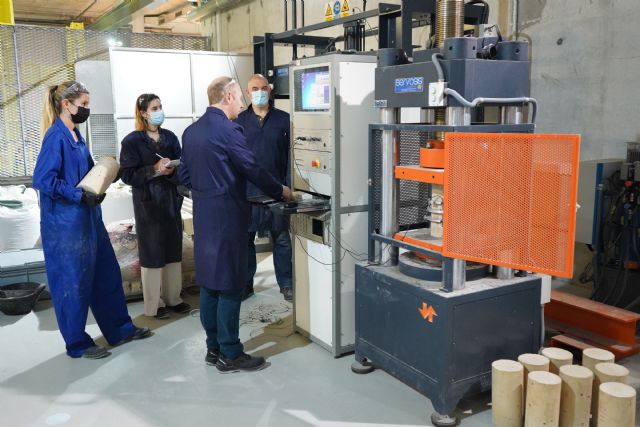 Hormigón sin cemento y de reciclaje, para minimizar la huella de carbono y encapsular residuos tóxicos - 1, Foto 1