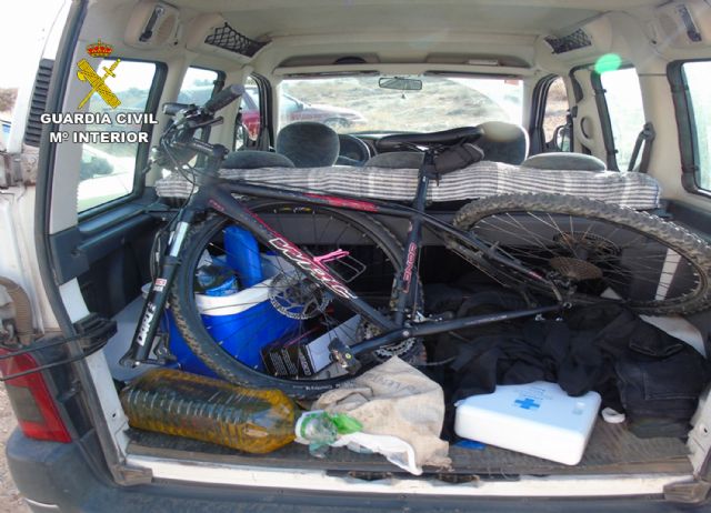 La Guardia Civil detiene 'in fraganti' a cuatro jóvenes a bordo de un vehículo robado en Castellón - 2, Foto 2