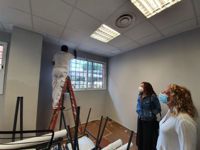 Las instalaciones de la Universidad Popular se renuevan gracias a los trabajos realizados por los integrantes de los programas de empleo y formación de la Concejalía de Desarrollo Local - 1, Foto 1