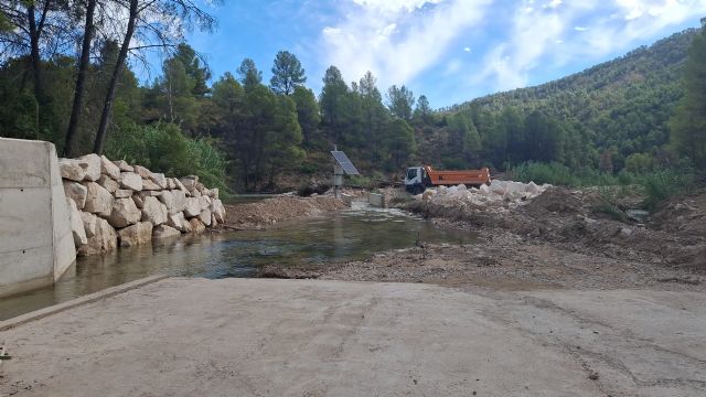 La CHS recupera el punto SAIH arrasado por la DANA en la confluencia de los ríos Taibilla y Segura - 1, Foto 1