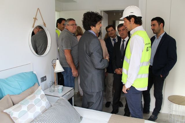 El Alcalde de Lorca y el Subsecretario de Fomento visitan las obras de reconstrucción del residencial Barrio de San Fernando - 3, Foto 3