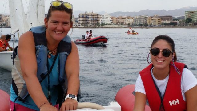 Asociados de AFEMAC navegan por la empatía con los enfermos mentales en el Club Náutico de Águilas - 1, Foto 1