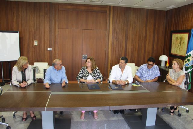 Ayuntamiento y FAGA renuevan su compromiso para reducir el absentismo del alumnado gitano - 1, Foto 1