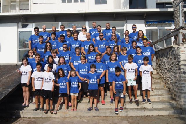 La concejala de Deportes Estíbaliz Masegosa felicitó a los deportistas del UCAM Escuela de Piragüismo Mar Menor, de San Javier - 1, Foto 1