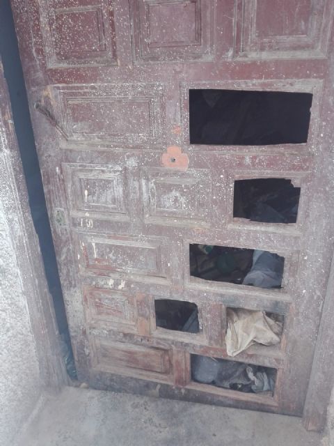 PSOE: Los vecinos llevan años exigiendo al Alcalde de Lorca soluciones para evitar episodios como el del incendio en una vivienda de Martín Piñero - 3, Foto 3