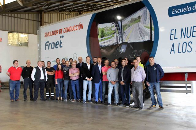 El simulador de conducción de Froet realiza su primera salida de formación a la empresa Hermanos Corredor de Cieza - 1, Foto 1