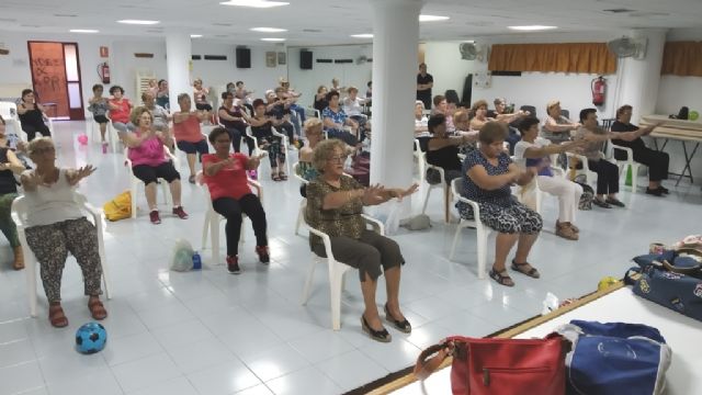 The Gymnastics program is launched in the Municipal Centers for the Elderly of Totana and El Paretn, Foto 2
