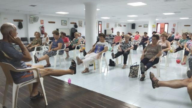 The Gymnastics program is launched in the Municipal Centers for the Elderly of Totana and El Paretn, Foto 3