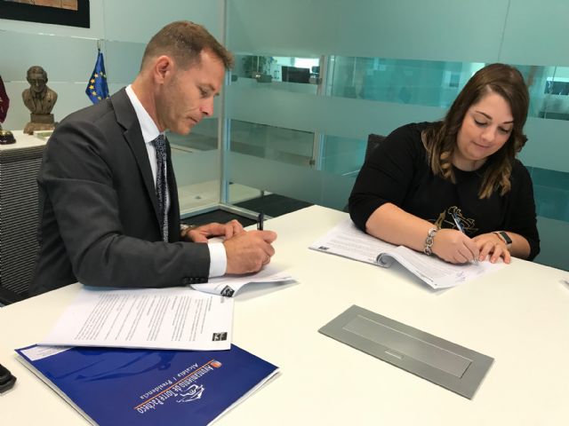 El Ayuntamiento firma un convenio de colaboración con la Asociación de Fiestas de Balsicas - 2, Foto 2