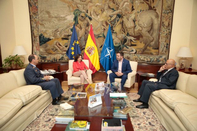 Defensa y el Ayuntamiento de Los Alcázares firman un convenio para promover la Cultura de la Defensa - 1, Foto 1