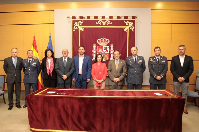 Defensa y el Ayuntamiento de Los Alcázares firman un convenio para promover la Cultura de la Defensa - 3, Foto 3