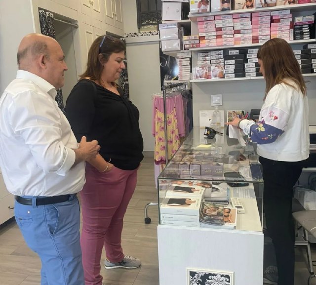 Arranca la nueva campaña municipal de promoción del comercio con el reparto de 200.000 euros en bonos para los consumidores - 1, Foto 1