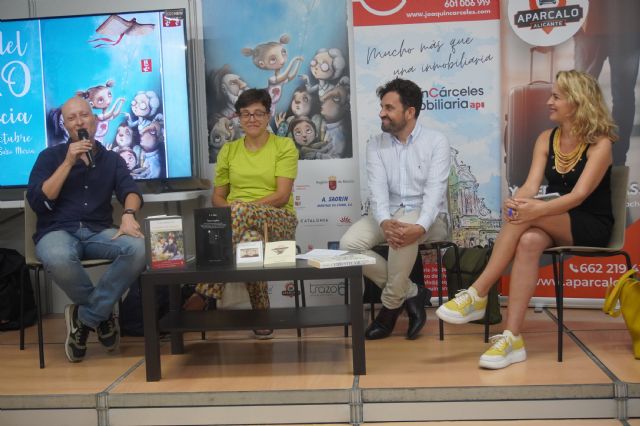 Ciclos, mesas redondas y encuentros con autores para seguir disfrutando de la Feria del Libro de Murcia - 1, Foto 1