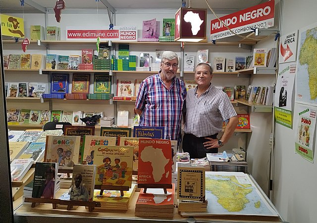 La Editorial Mundo Negro en la Feria del Libro de Murcia. Haciendo Misión desde la literatura, Foto 1