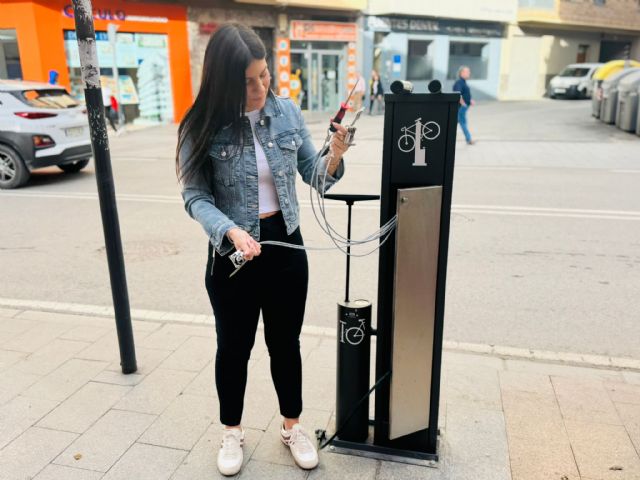 El Ayuntamiento de Lorca instala varias estaciones de mantenimiento de bicicletas distribuidas en varios puntos estratégicos - 4, Foto 4