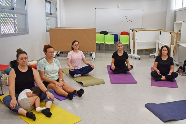 Unos talleres gratuitos de yoga impulsan el bienestar, la igualdad y la conciliación - 2, Foto 2