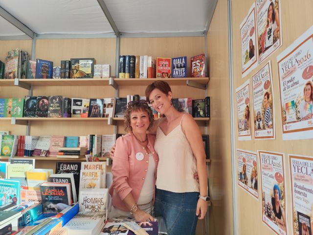 Alicia Rico Forte agradece a Yecla la cálida acogida en la Feria del Libro y pone rumbo a la Feria de Murcia - 2, Foto 2