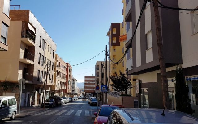 El PSOE exige soluciones inmediatas para retirar la maraña kilométrica de cableado que afea las nuevas calles del barrio de La Viña - 3, Foto 3