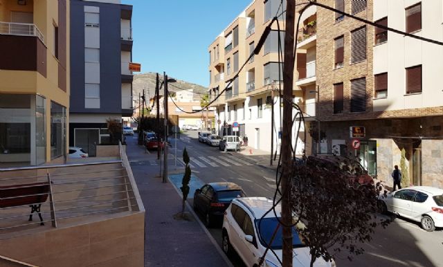 El PSOE exige soluciones inmediatas para retirar la maraña kilométrica de cableado que afea las nuevas calles del barrio de La Viña - 5, Foto 5