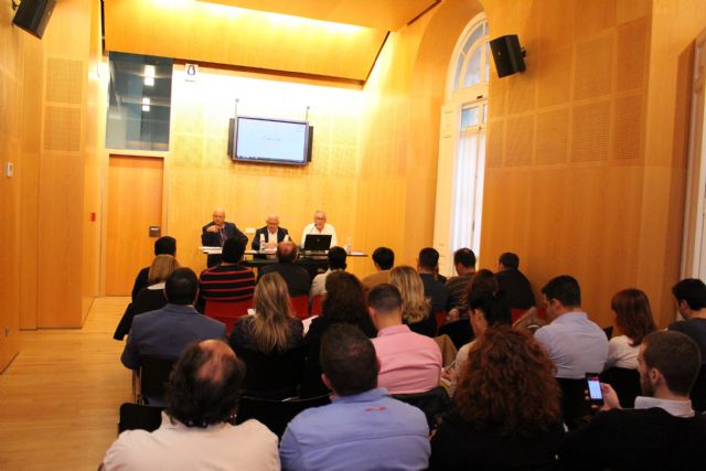 Luis Fernández: Debemos contribuir a eliminar los gastos superfluos y hacer una gestión responsable - 2, Foto 2