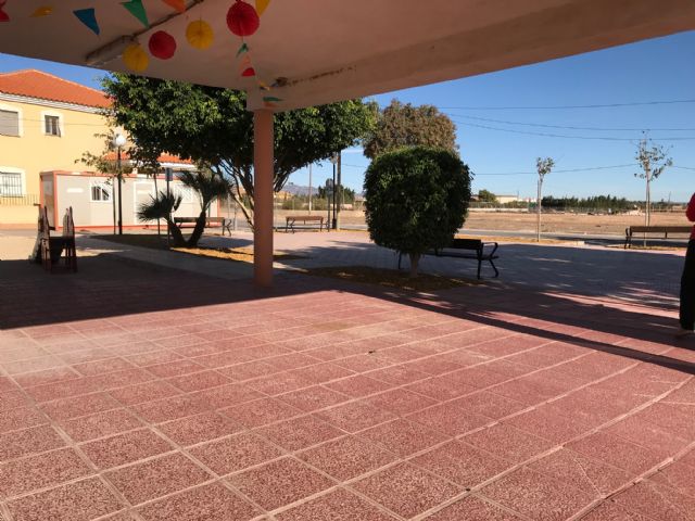 Trabajos de reparación y acondicionamiento en la Plaza de Los Cachimanes - 1, Foto 1