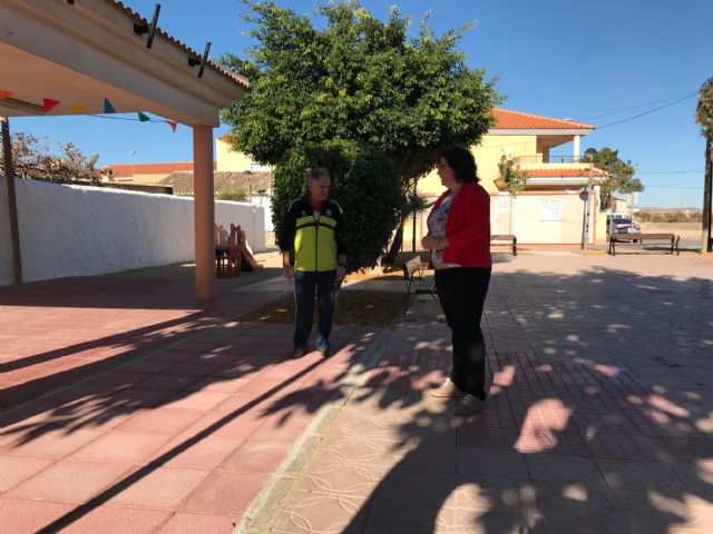 Trabajos de reparación y acondicionamiento en la Plaza de Los Cachimanes - 2, Foto 2