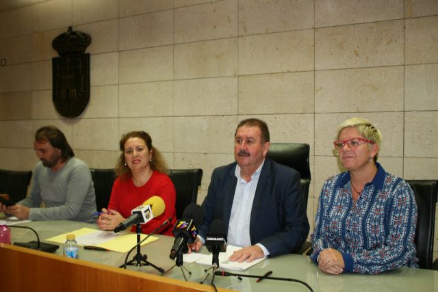 El Ayuntamiento y el El Candil suscriben un convenio para desarrollar los proyectos Labor: un paso hacia la empleabilidad y Labor 2.0: Garantía Juvenil, Foto 2
