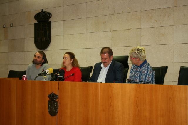El Ayuntamiento y el El Candil suscriben un convenio para desarrollar los proyectos Labor: un paso hacia la empleabilidad y Labor 2.0: Garantía Juvenil, Foto 4