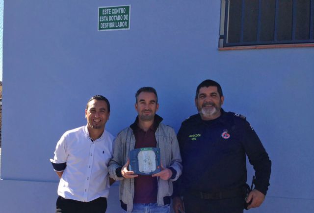 Instalado un nuevo desfibrilador semiautomático en las instalaciones deportivas de Las Torres de Cotillas - 1, Foto 1