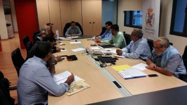 La Mesa de la Movilidad recoge el respaldo social al uso del transporte publico gratuito durante las fiestas - 1, Foto 1