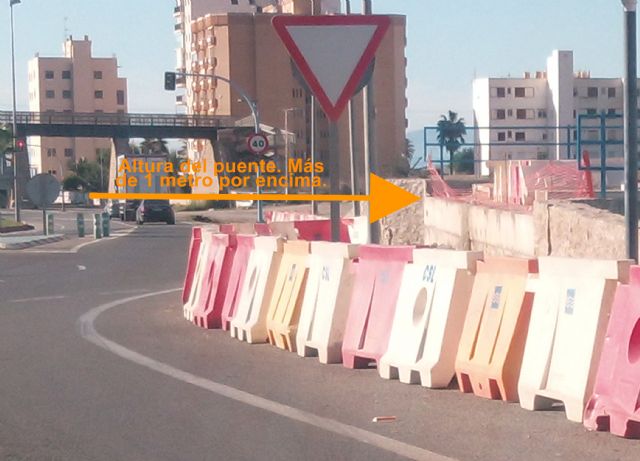 Ciudadanos pide al Ayuntamiento que explique a los aguileños los motivos por los que el puente sobre la Rambla de las Culebras está inconcluso - 1, Foto 1