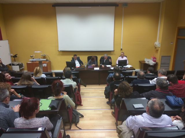 La Sociedad de Filosofía se reunirá con Martínez-Cachá y los demás partidos regionales para estudiar un cambio legislativo a favor de la filosofía - 3, Foto 3