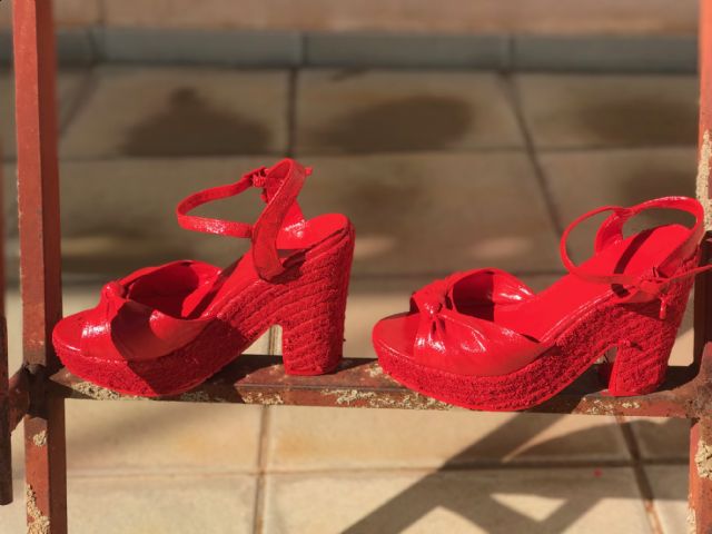 Zapatos Rojos contra la violencia de género - 2, Foto 2
