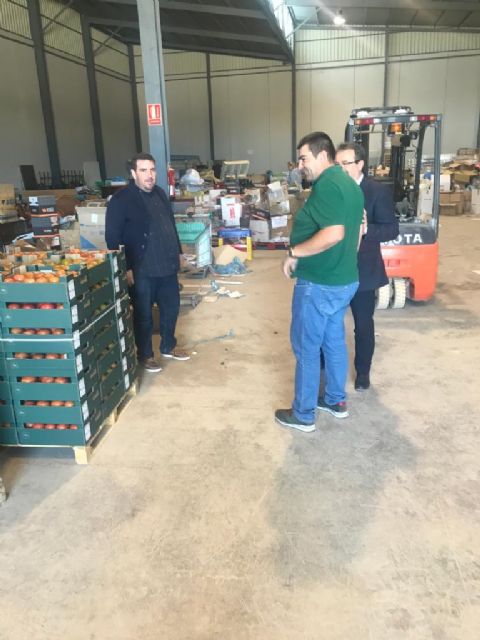 Vecinos de la pedanía lorquina de Ramonete donan casi dos toneladas de tomates - 3, Foto 3