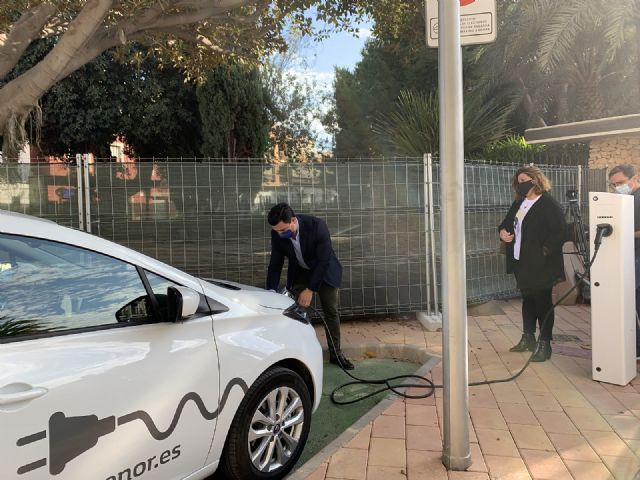 San Javier estrena los dos primeros puntos municipales de recarga  para vehículos eléctricos - 3, Foto 3
