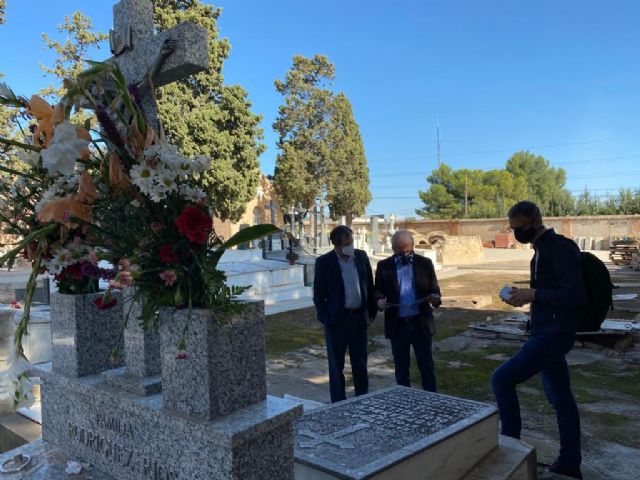 La quinta guía sobre el Cementerio Nuestro Padre Jesús cuenta las historias de migrantes murcianos - 1, Foto 1