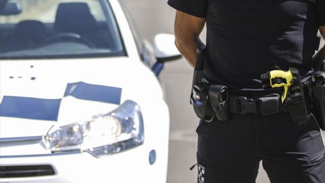 El GM VOX San Javier solicita autorizar el uso de pistolas táser como arma reglamentaria de la Policía Local - 1, Foto 1