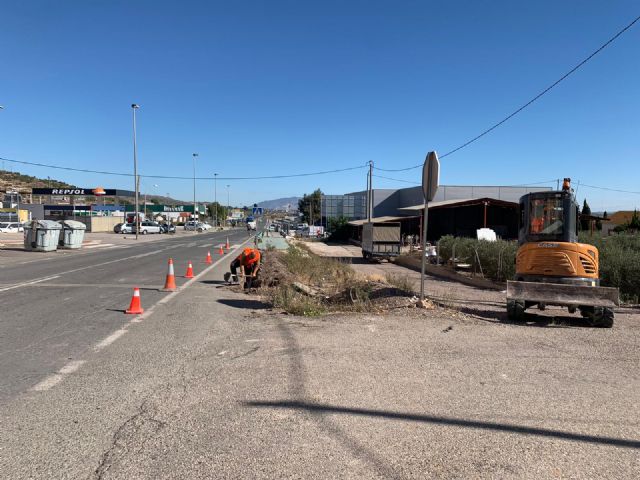 El Ayuntamiento de Lorca instala un conjunto de semáforos en la travesía de la pedanía de La Hoya con el objetivo de garantizar la seguridad de conductores y peatones - 1, Foto 1