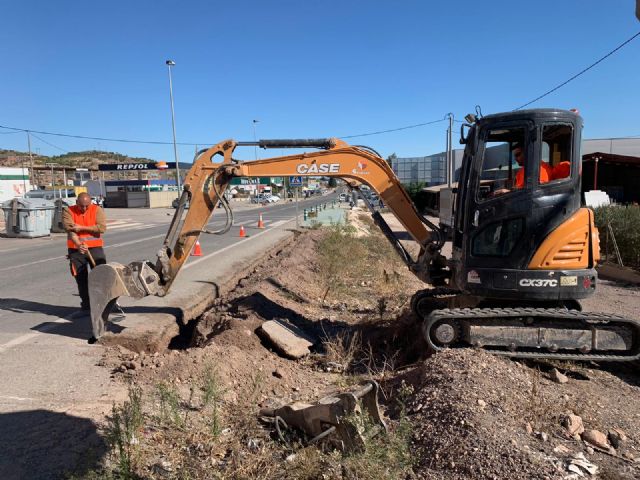 El Ayuntamiento de Lorca instala un conjunto de semáforos en la travesía de la pedanía de La Hoya con el objetivo de garantizar la seguridad de conductores y peatones - 3, Foto 3
